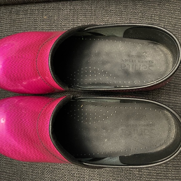 Santia Clogs Hot Pink - Picture 2 of 4